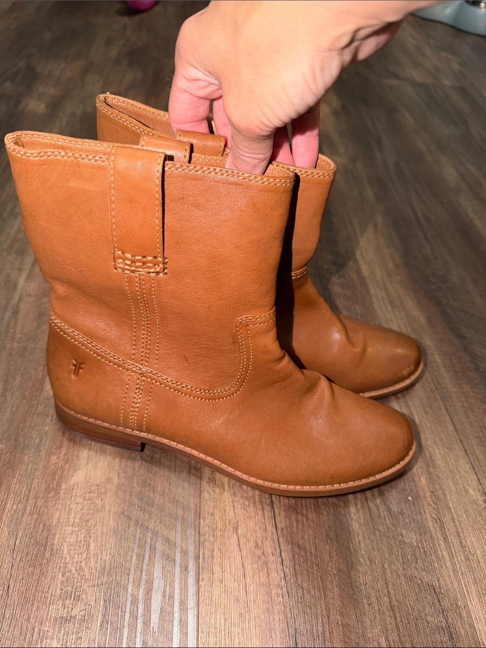 Frye | Anna Short Tan Camel Leather Pull On Boot Sz 7.5